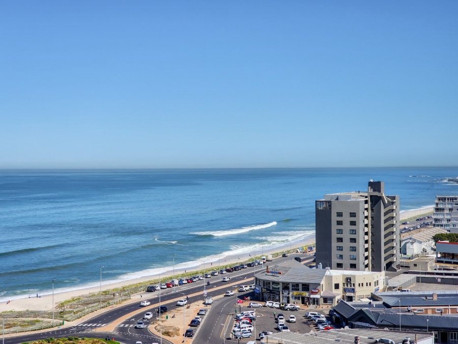 4 Bedroom Property for Sale in Waves Edge Western Cape